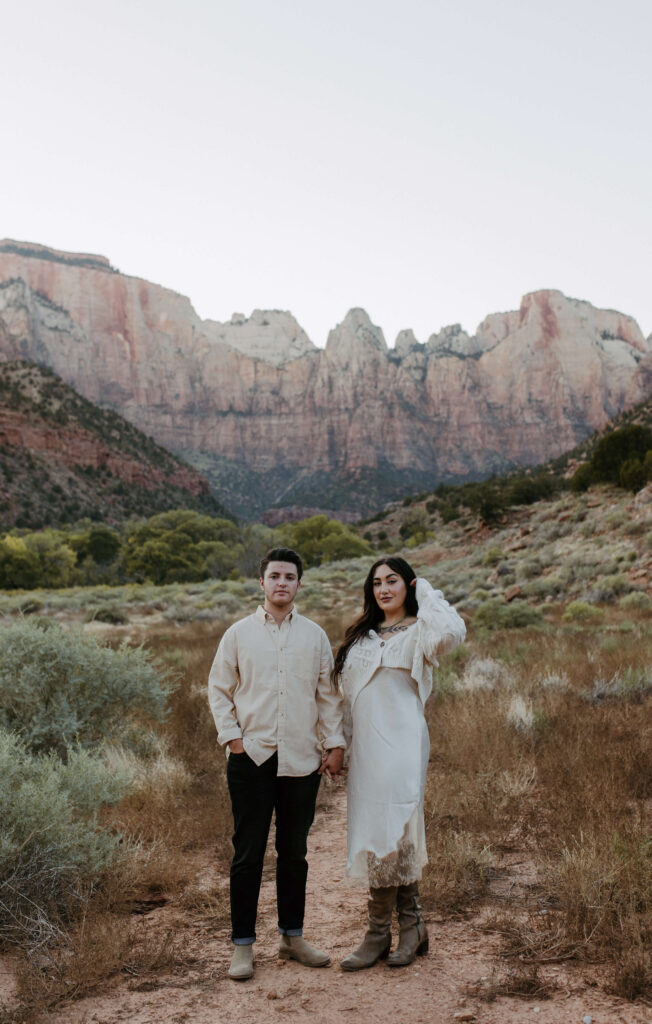 engagement photos in zion national park