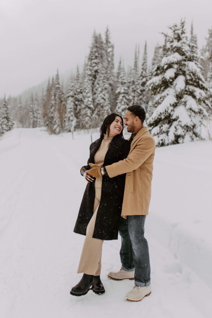 snowy engagement photo outfit inspiration