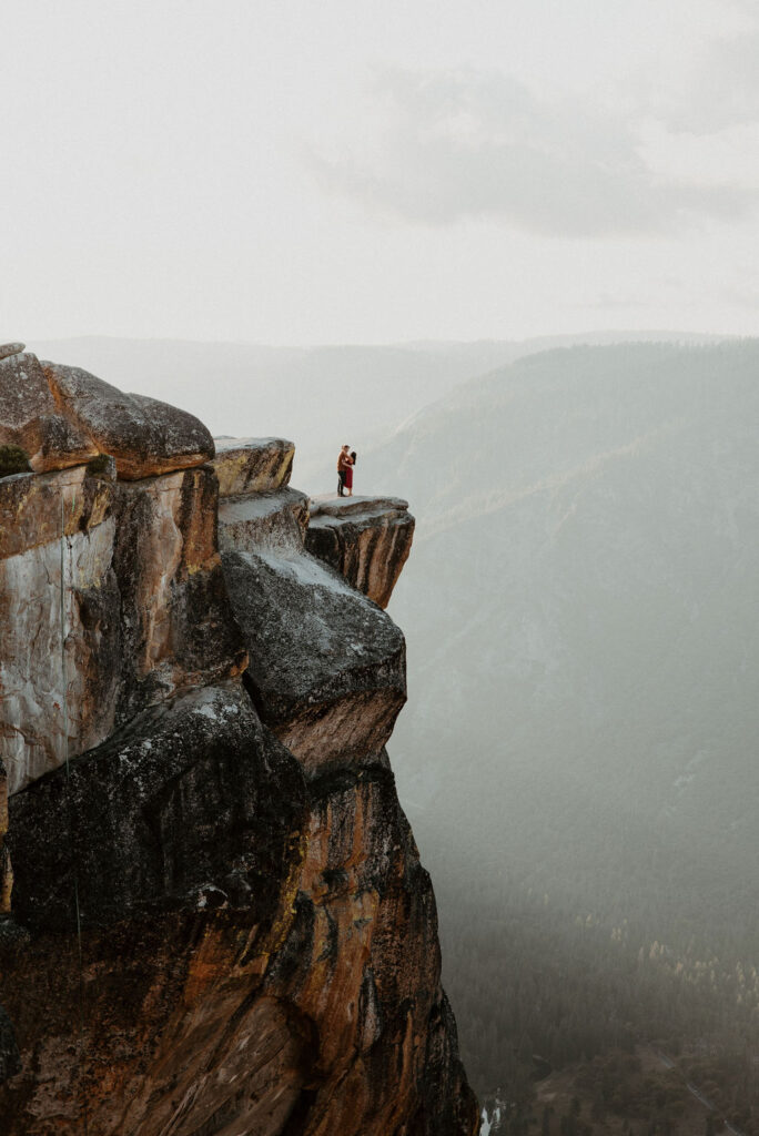 Engagement Photos at Taft Point in Yosemite