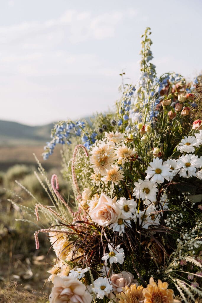 natural wedding wildflowers