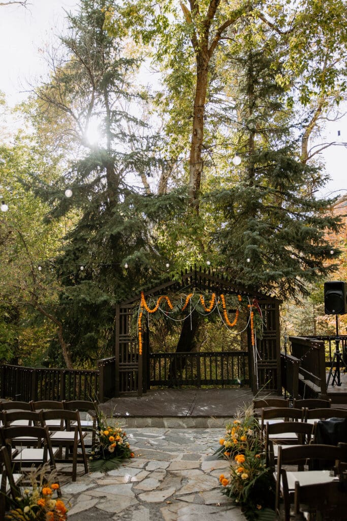 outdoor fall wedding