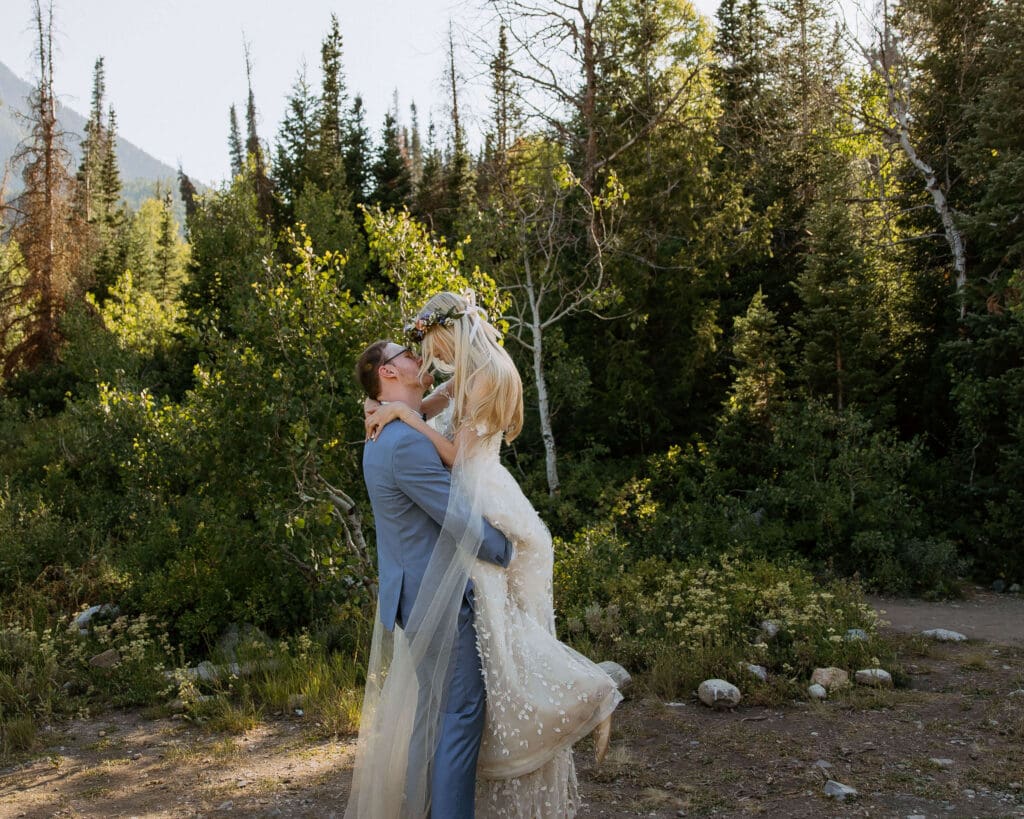 bride and groom in utah's mountains